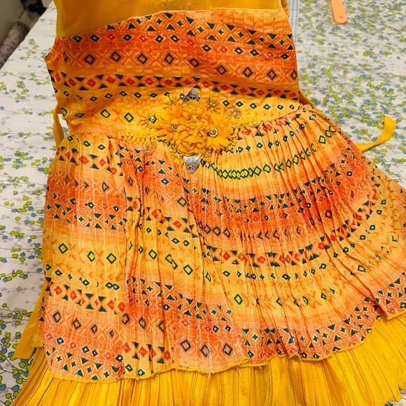 Toddler girl 3 year Dre’ss party dress yellow - Picture 3 of 6